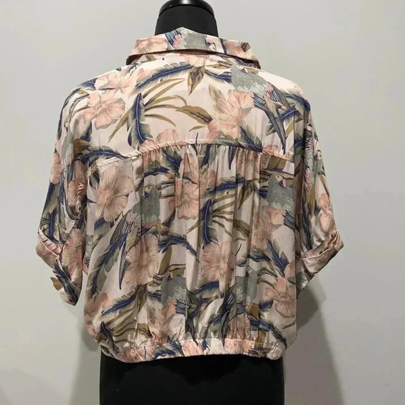 American Eagle  | Tie Front Crop blouse - Picture 2 of 5